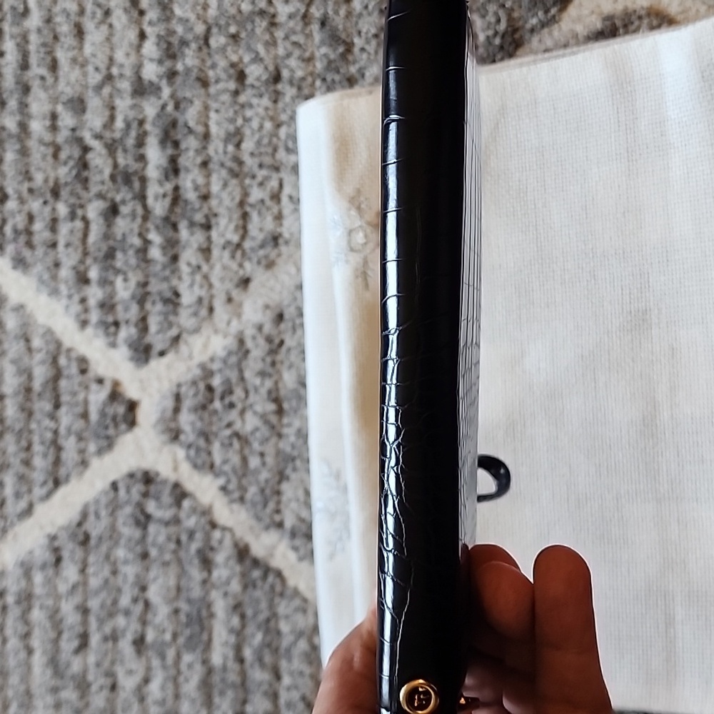 Black Croc Embossed Wristlet Wallet. - Picture 8 of 9